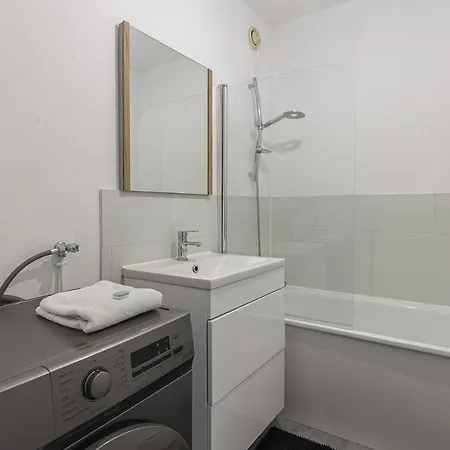 Le Jules Verne - Moderne Et Lumineux Apartment *